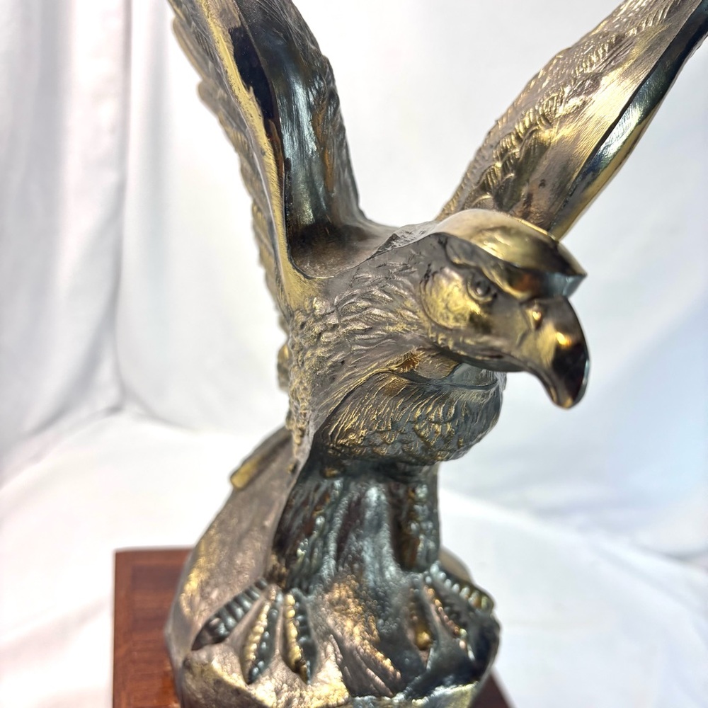 Vintage Eagle Club Trophy Antique Gold Eagle Statue Wood Base Americana Decor - Picture 5 of 10